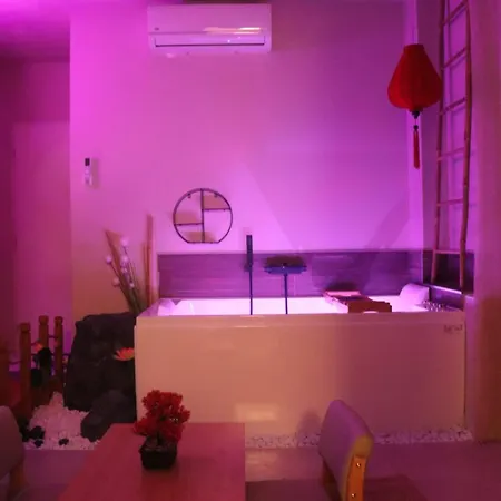 Balneotherapie Sur Le Theme Du Japon Et De La Mediterranee * Tolón