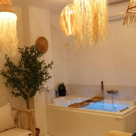 Balneotherapie Sur Le Theme Du Japon Et De La Mediterranee Apartamento