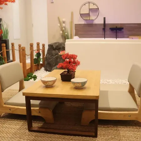 Balneotherapie Sur Le Theme Du Japon Et De La Mediterranee Apartamento