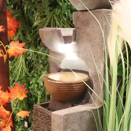 Balneotherapie Sur Le Theme Du Japon Et De La Mediterranee *