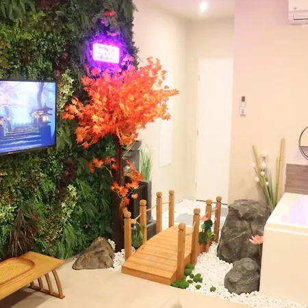 Balneotherapie Sur Le Theme Du Japon Et De La Mediterranee Apartamento Tolón