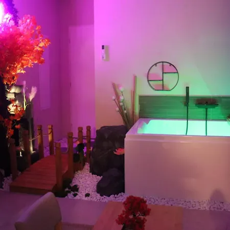 Balneotherapie Sur Le Theme Du Japon Et De La Mediterranee Apartamento Tolón