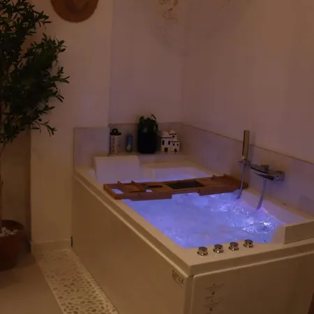 Balneotherapie Sur Le Theme Du Japon Et De La Mediterranee Apartamento